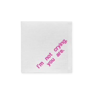 Lniana chusteczka z napisem „I'm not crying, you are” w kolorze różowym.