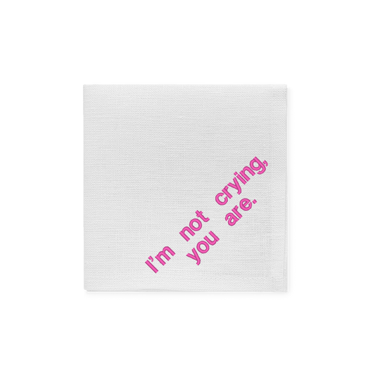 Lniana chusteczka z napisem „I'm not crying, you are” w kolorze różowym.